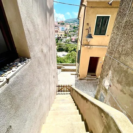 Bilocale In Centro A * Capoliveri (Isola d'Elba)